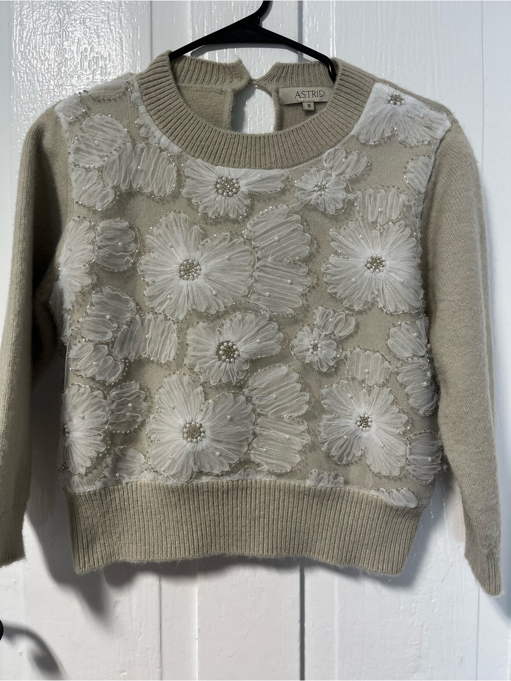 Astrid  3D Flower lace & beaded cropped 3/4 length sleeve neutral sweater S